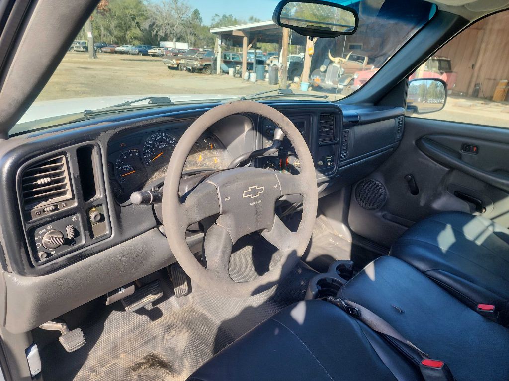 2003 Chevrolet Silverado 1500 Image 3
