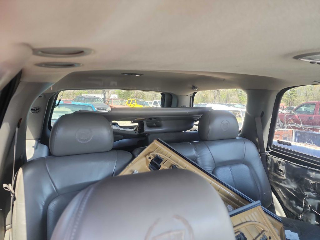 2002 Cadillac Escalade Image 3