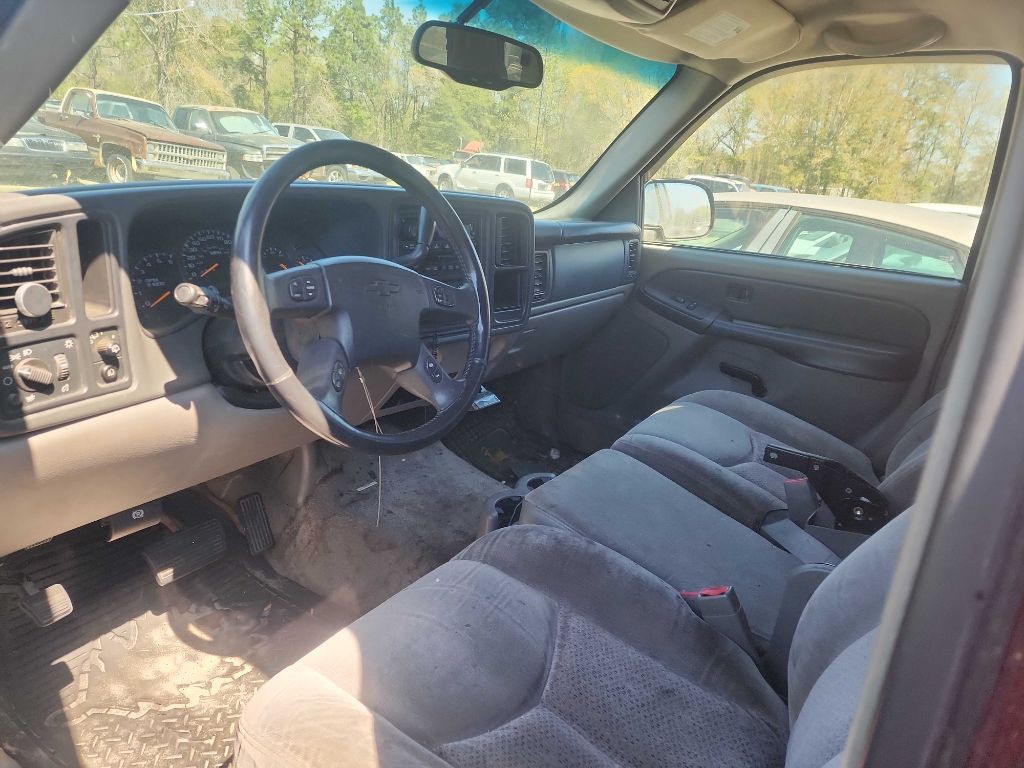 2003 Chevrolet Tahoe Image 3