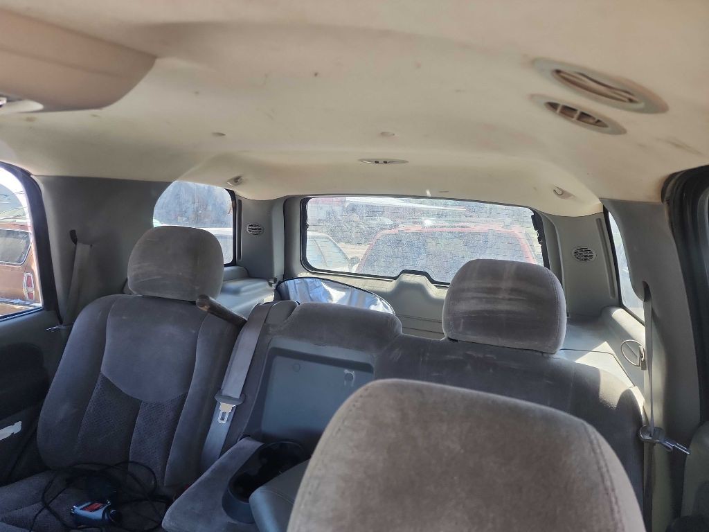 2003 Chevrolet Tahoe Image 4