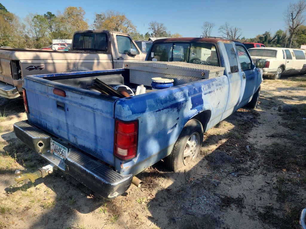 1995 Dodge Dakota Image 2