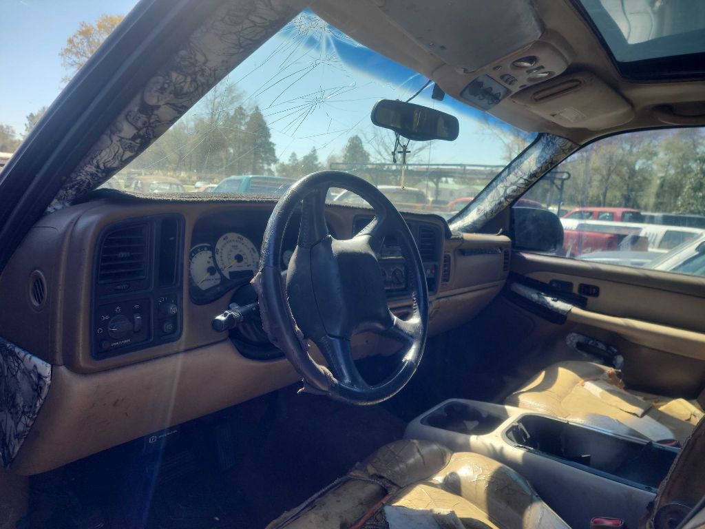 2000 Chevrolet Tahoe Image 3