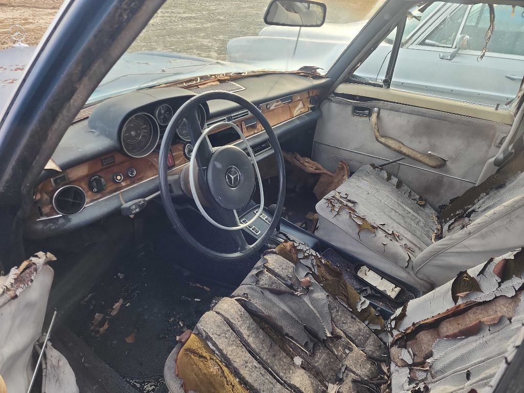 1972 Mercedes-Benz 280 Image 3