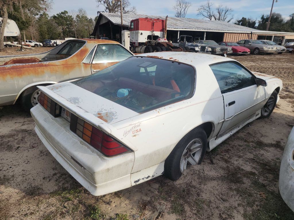 1992 Chevrolet Camaro Image 2