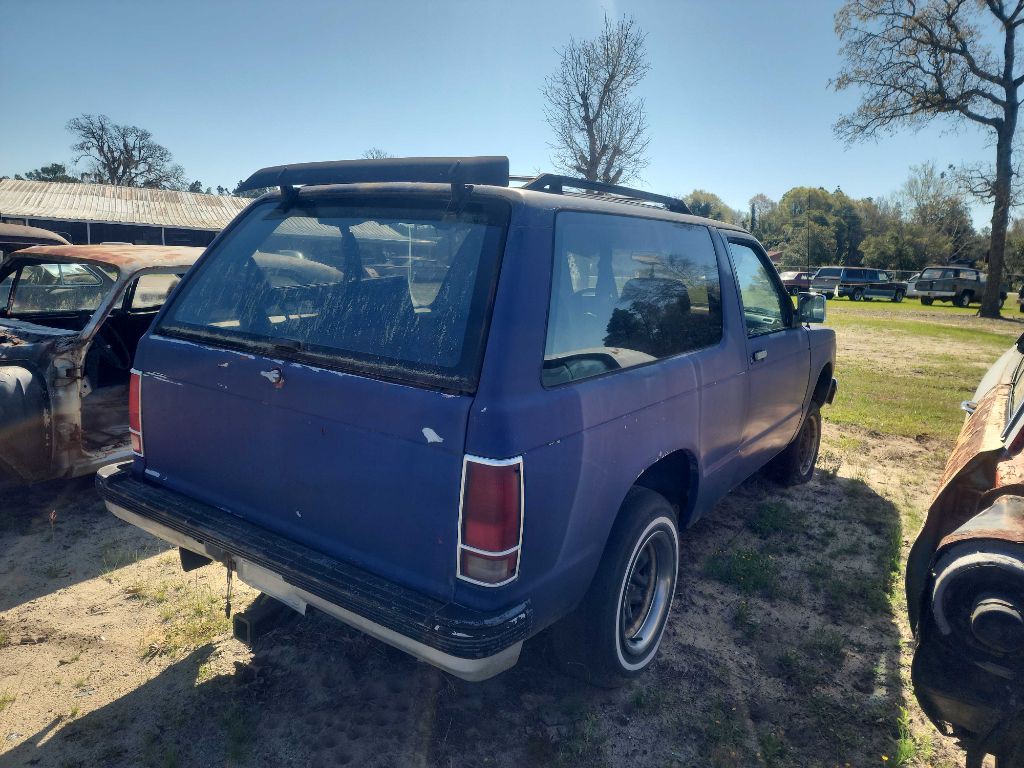 1991 Chevrolet Blazer Image 2