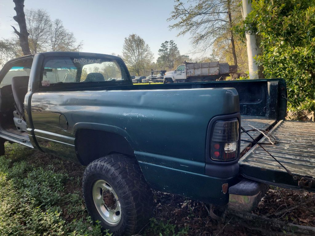 2001 Dodge Ram 2500 Image 2