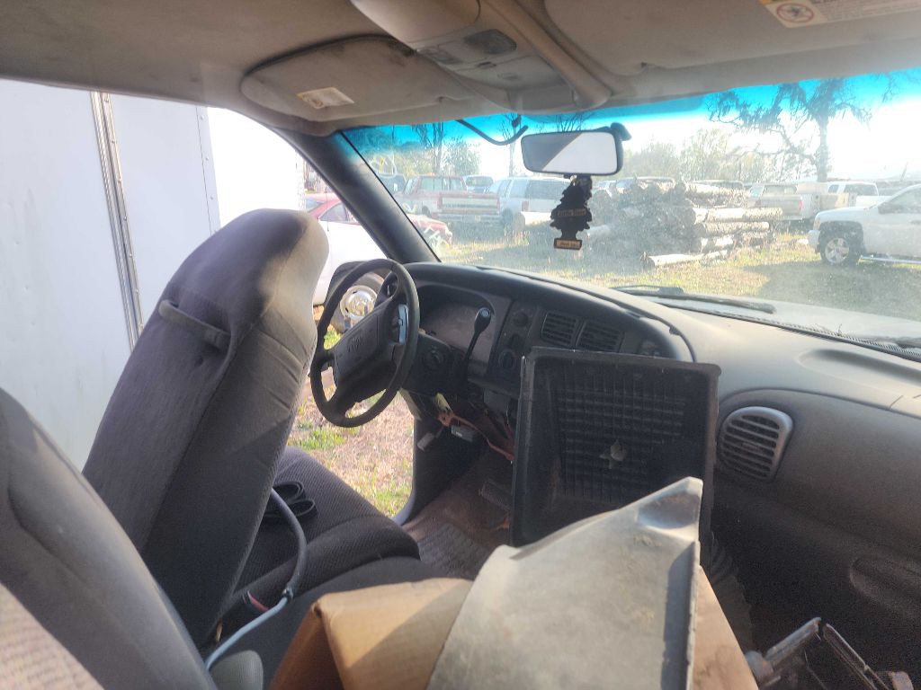 2001 Dodge Ram 2500 Image 3