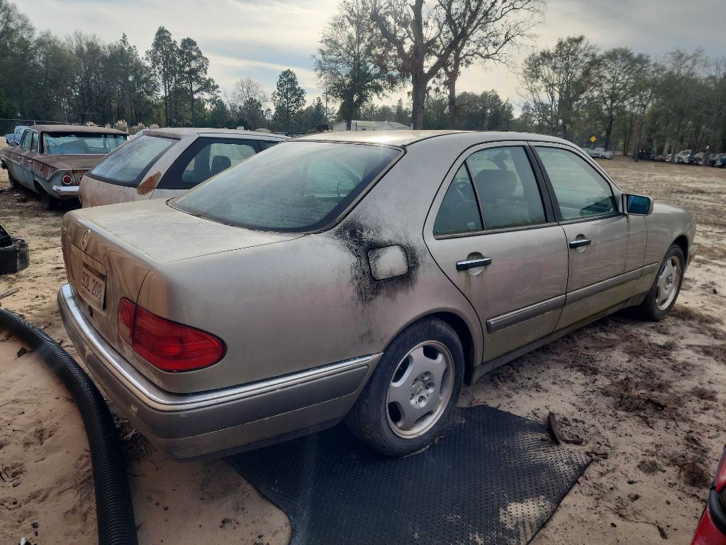 1997 Mercedes-Benz E-Class Image 2