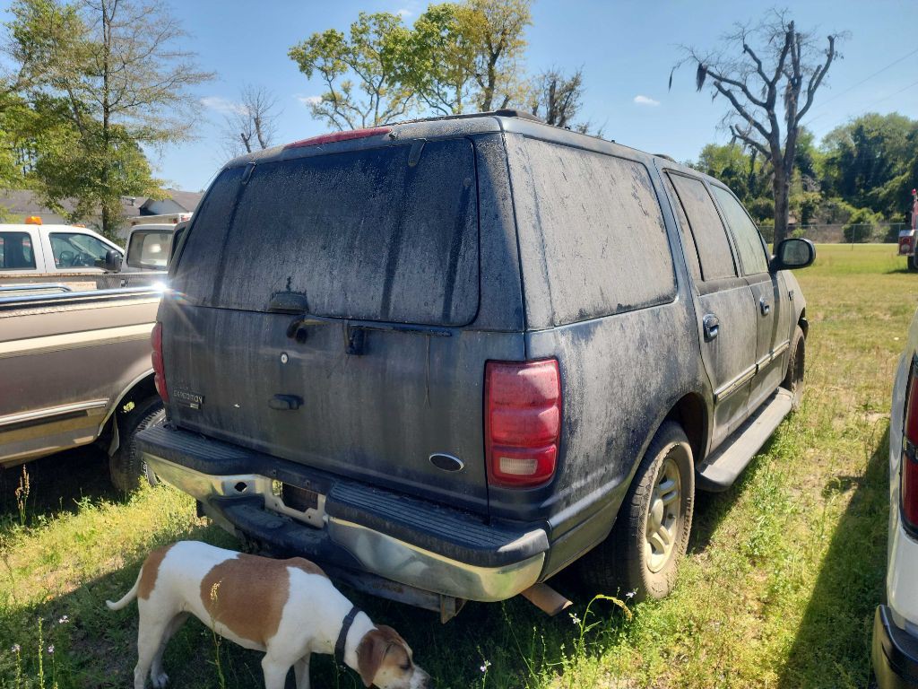 2001 Ford Expedition Image 2