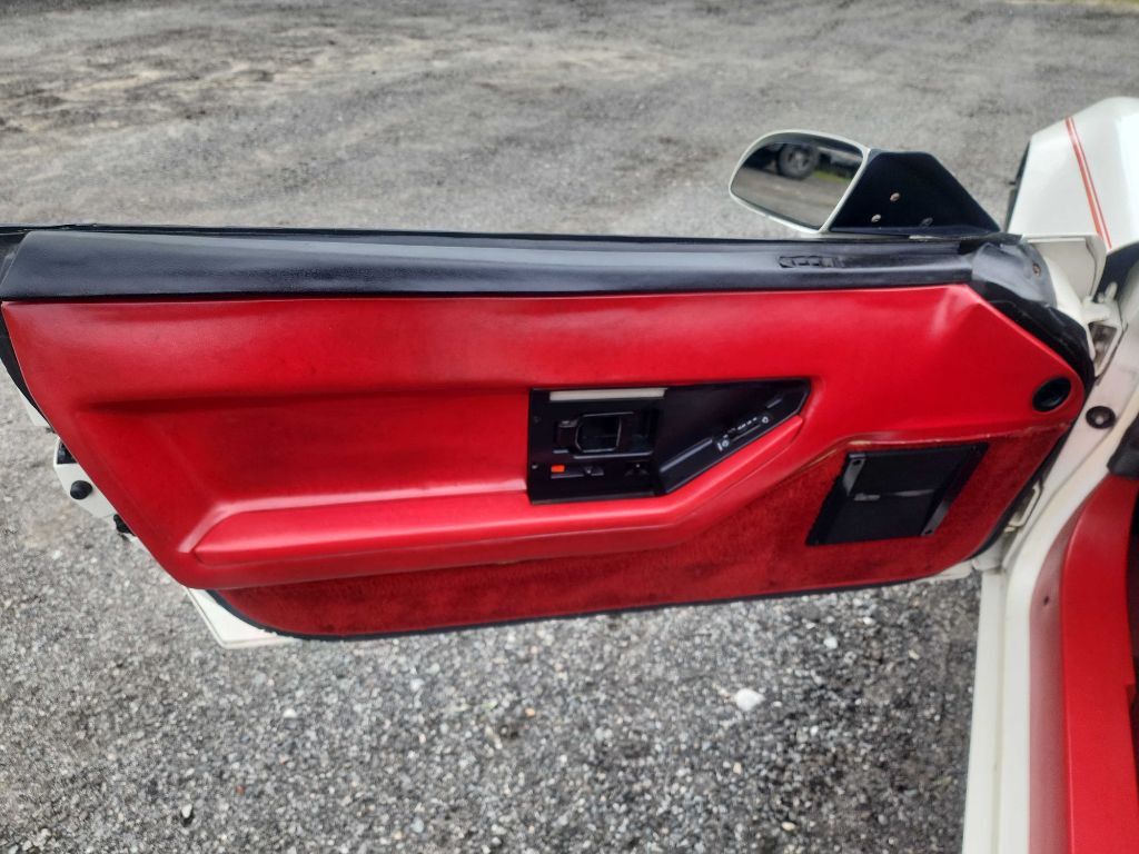 1987 Chevrolet Corvette Image 10