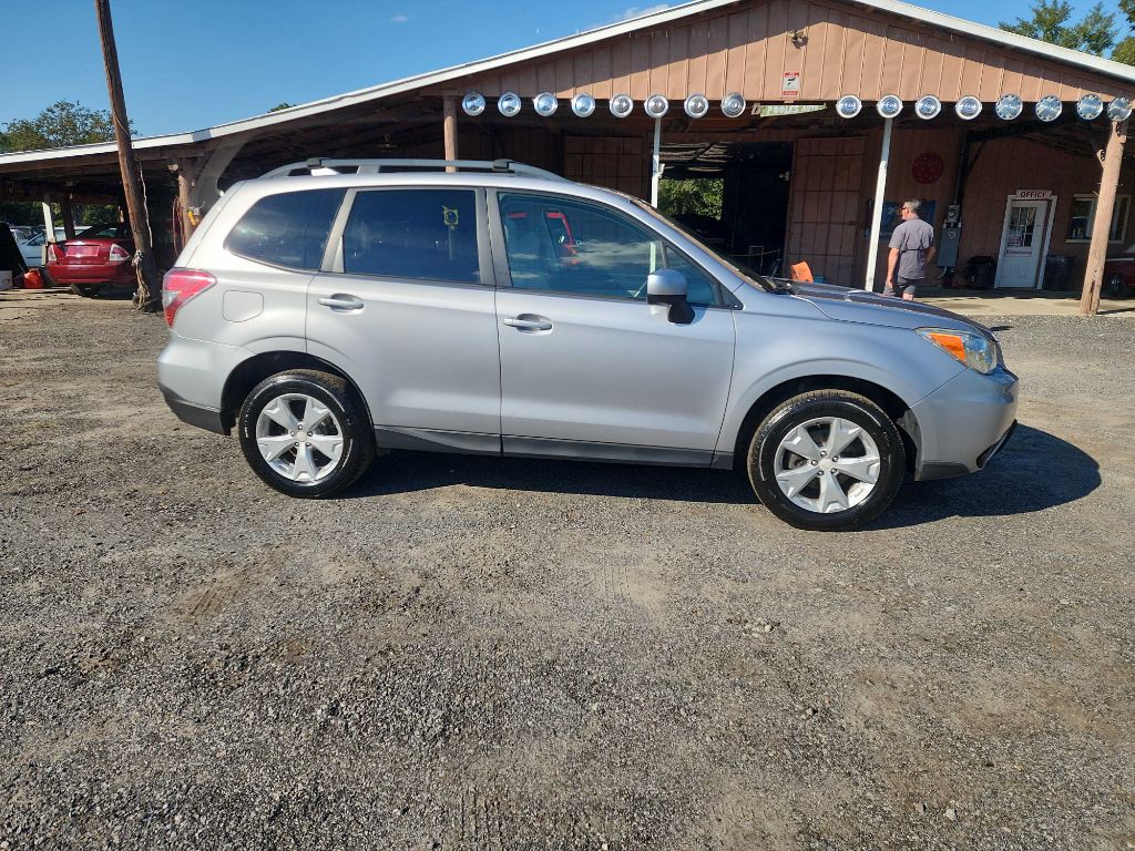 2016 Subaru Forester Image 2