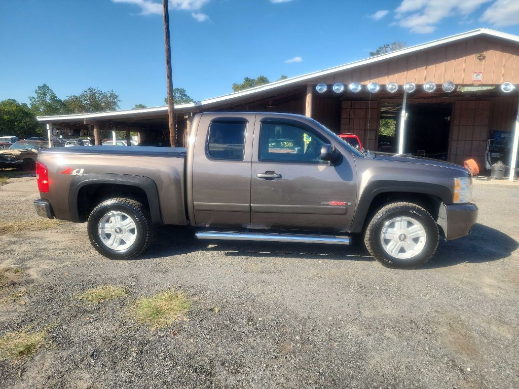 2007 Chevrolet Silverado 1500 Image 2