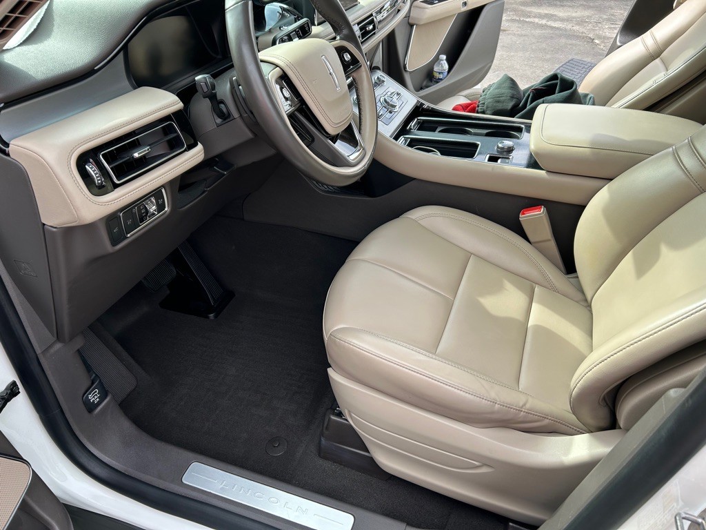 2020 Lincoln Aviator Image 8