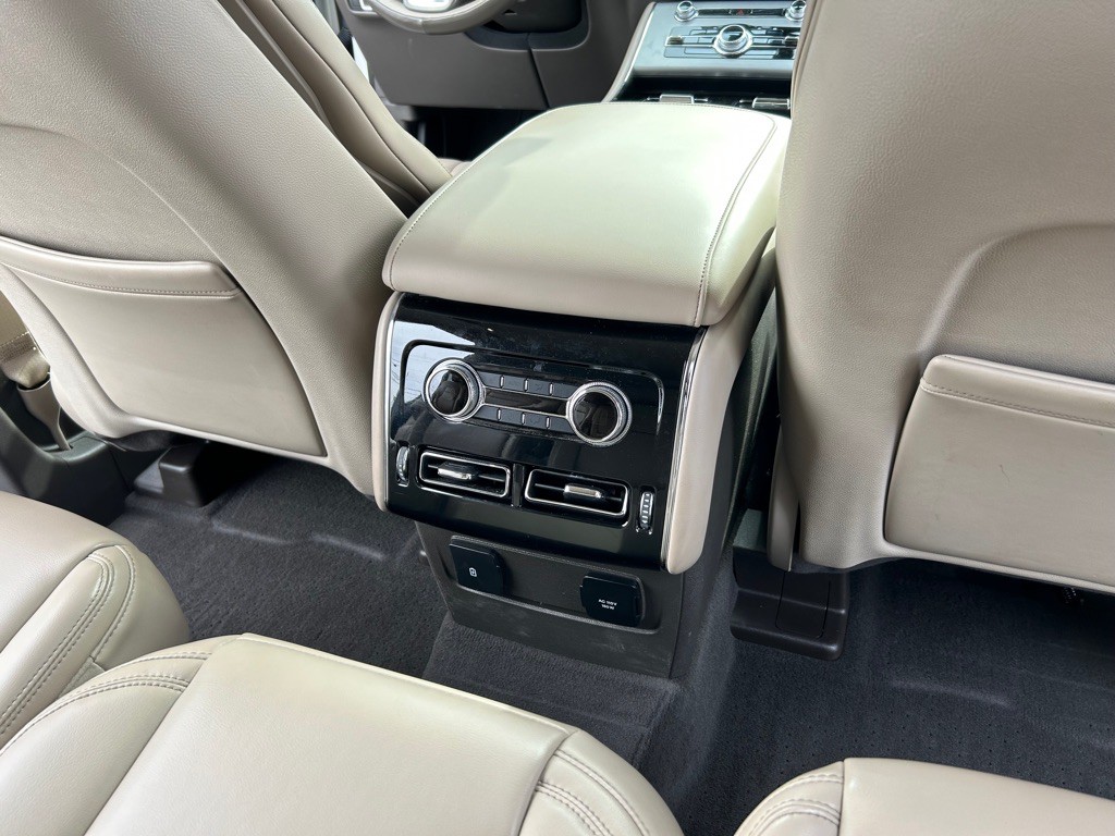 2020 Lincoln Aviator Image 12