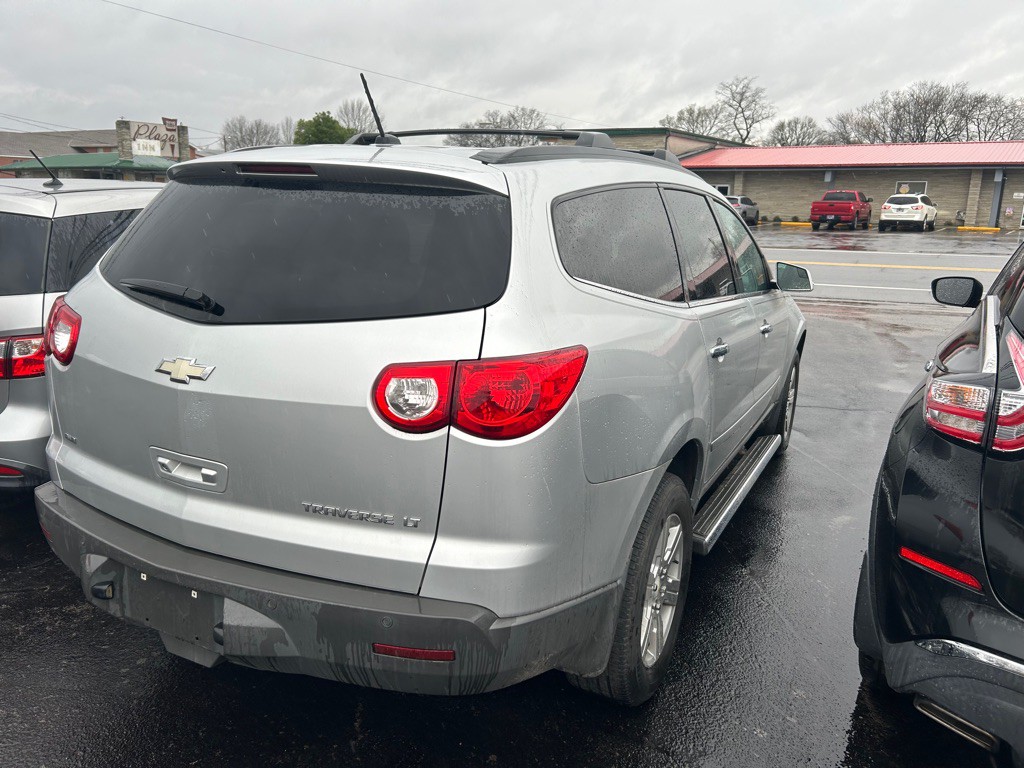 2011 Chevrolet Traverse Image 3