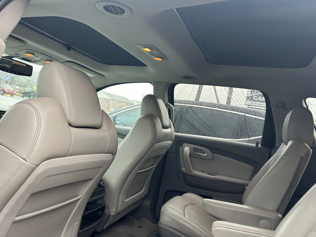 2011 Chevrolet Traverse Image 7