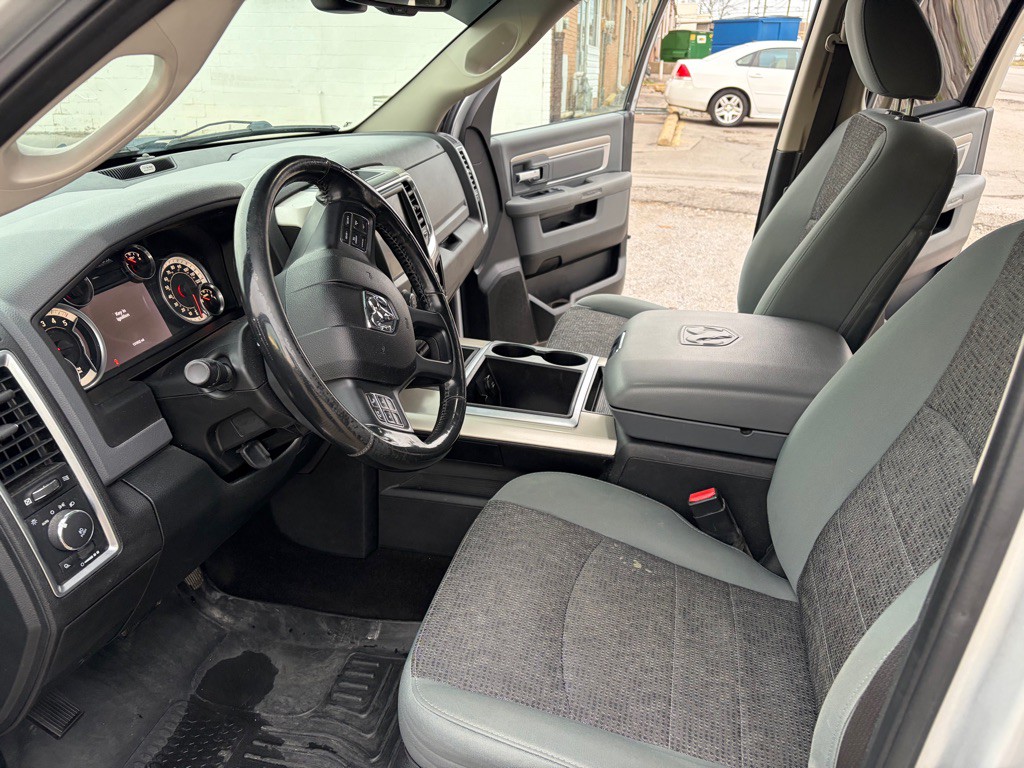 2015 RAM 1500 Image 6
