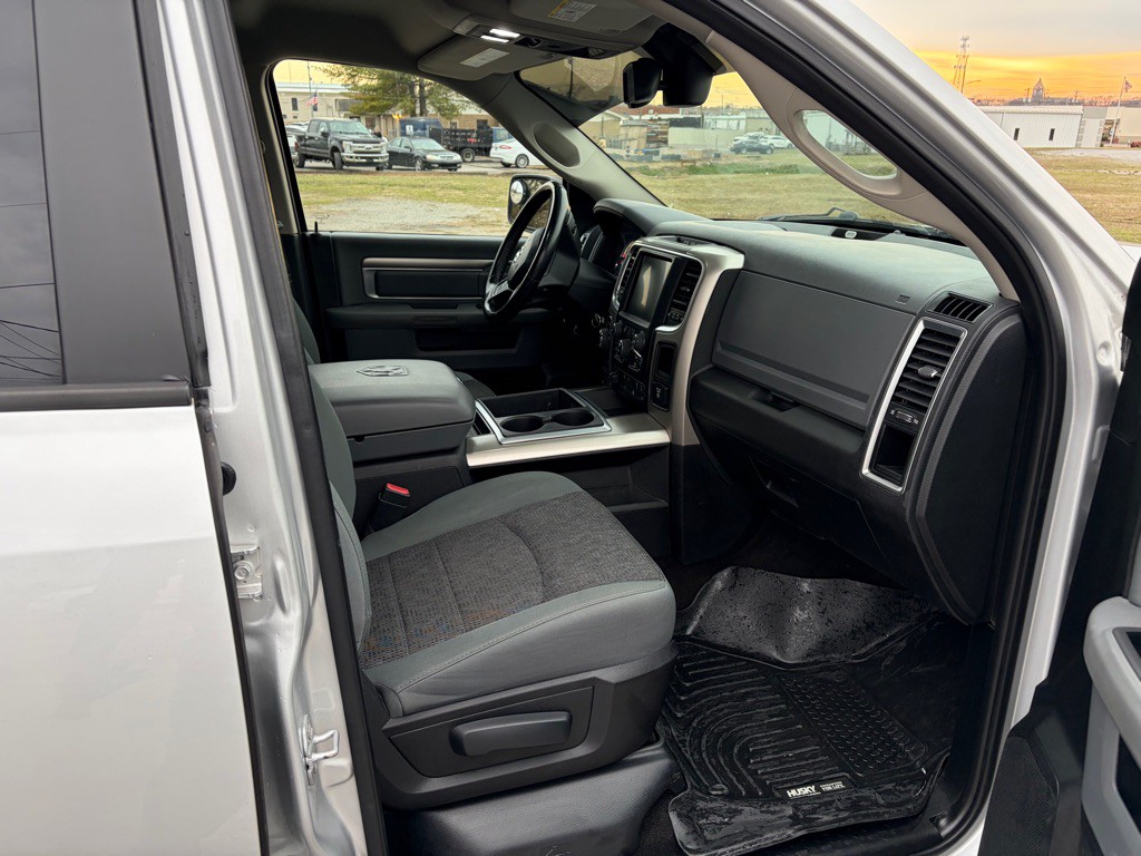 2015 RAM 1500 Image 7