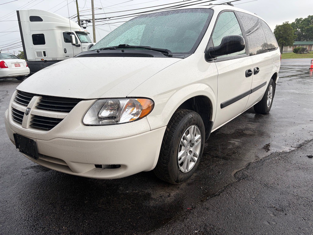 2005 Dodge Grand Caravan Image 1