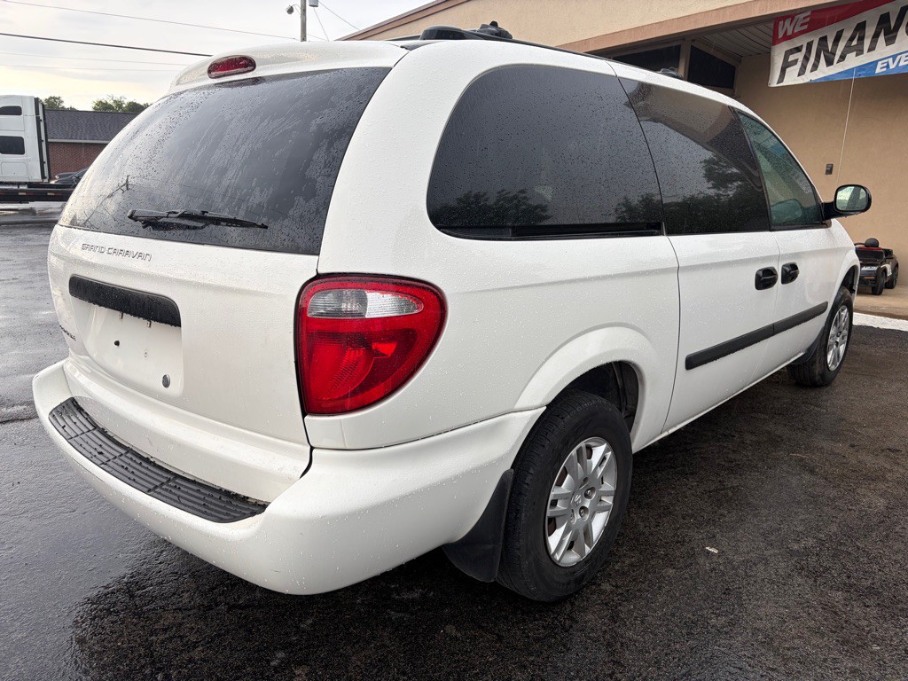 2005 Dodge Grand Caravan Image 4