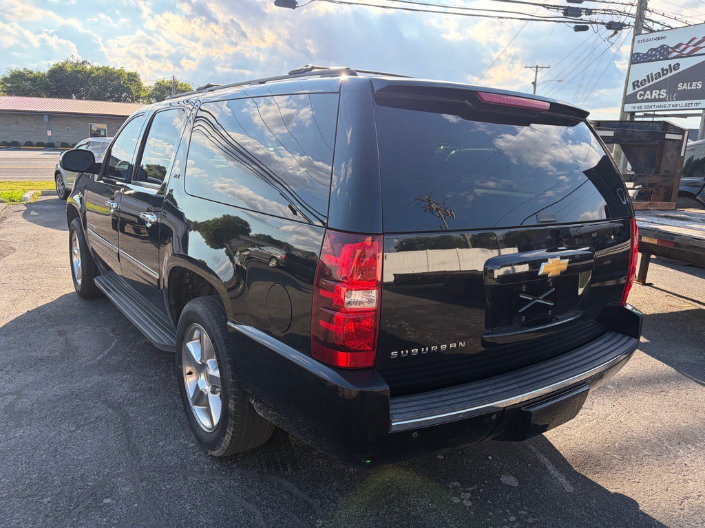 2013 Chevrolet Suburban Image 4
