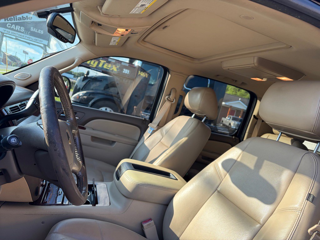 2013 Chevrolet Suburban Image 8