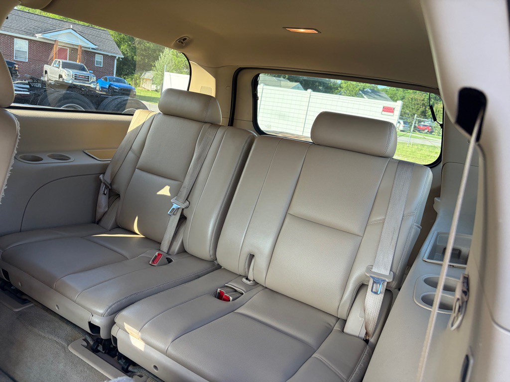 2013 Chevrolet Suburban Image 10