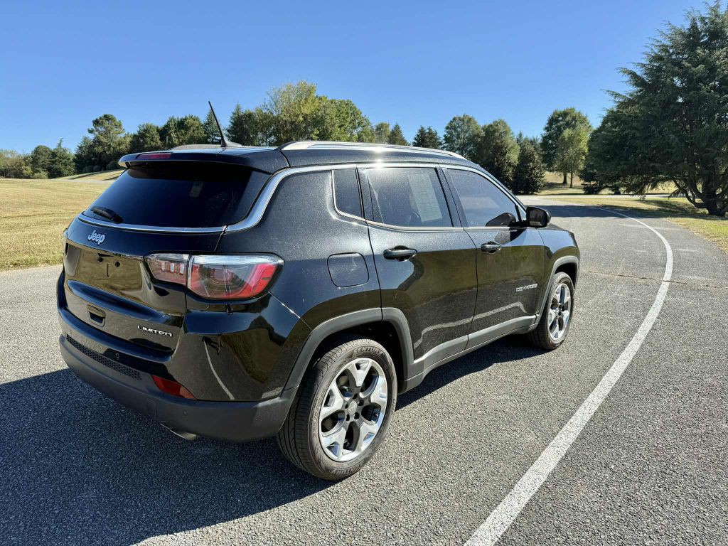 2018 Jeep Compass Image 16