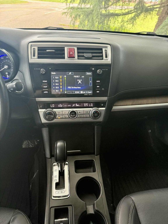 2016 Subaru Outback Image 10
