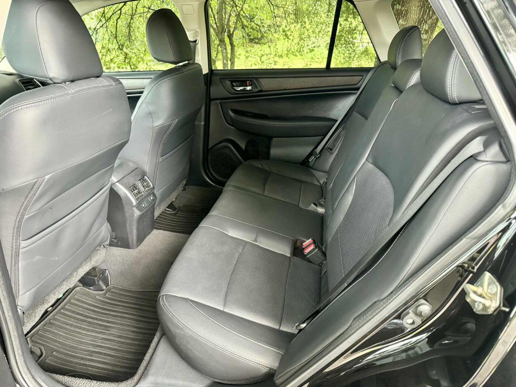 2016 Subaru Outback Image 16
