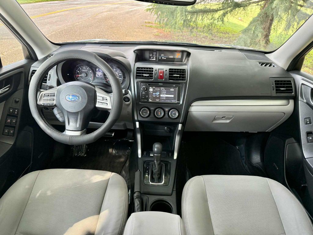 2015 Subaru Forester Image 12