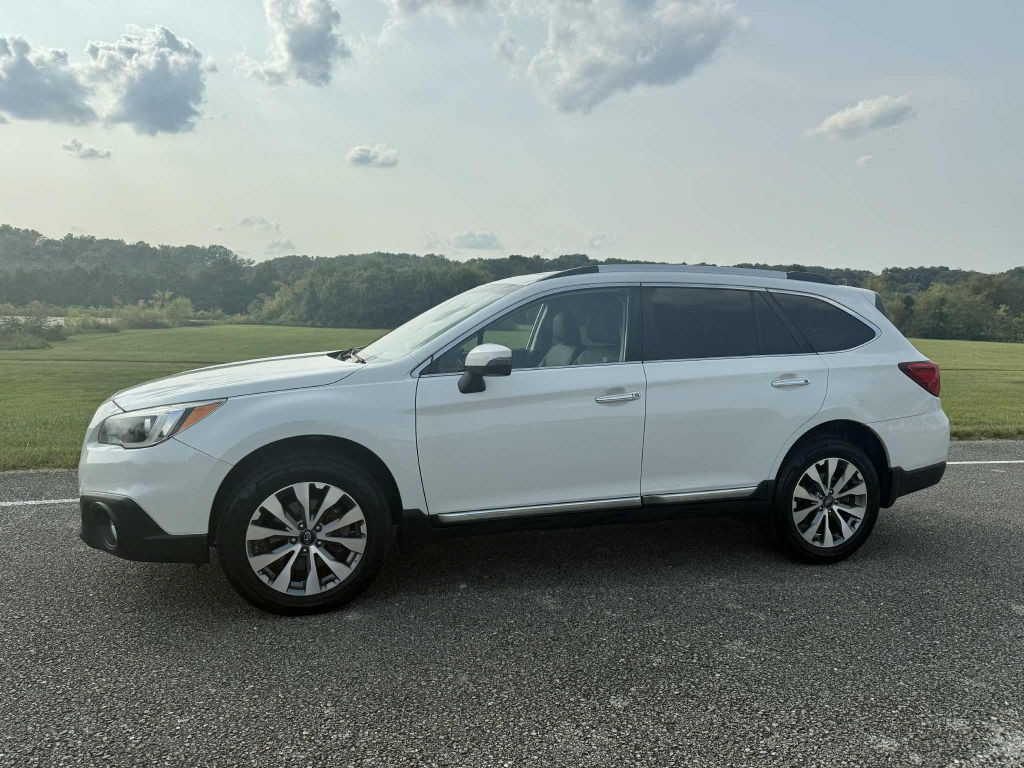 2017 Subaru Outback Image 2