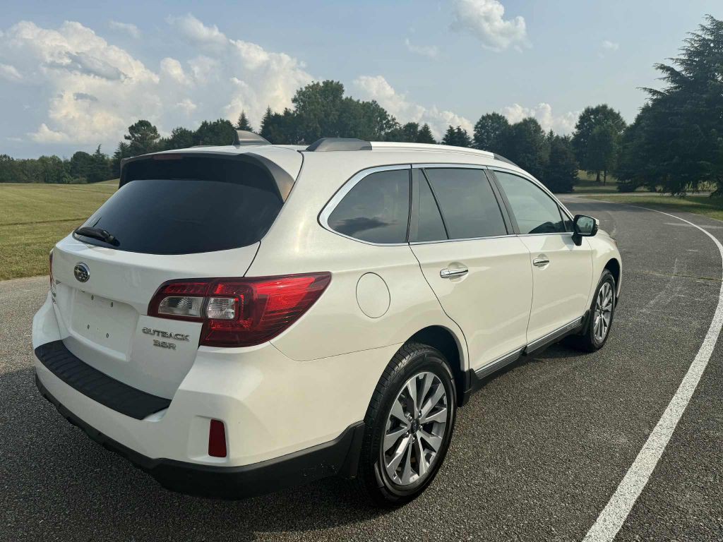 2017 Subaru Outback Image 6