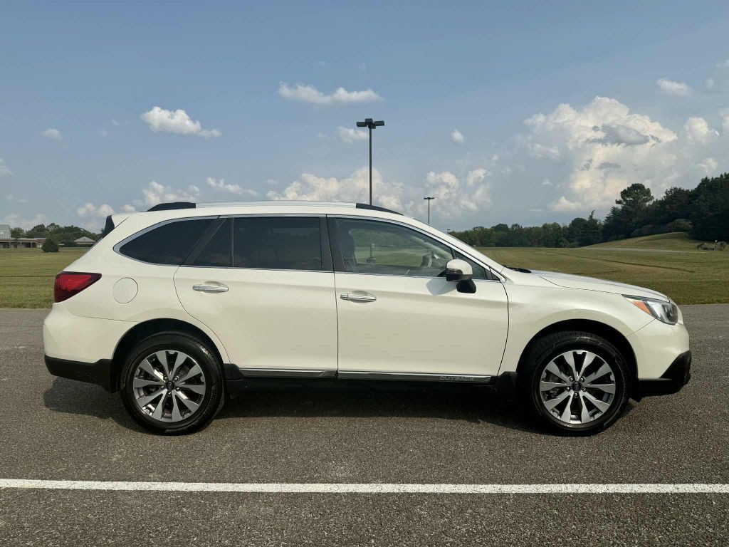 2017 Subaru Outback Image 18