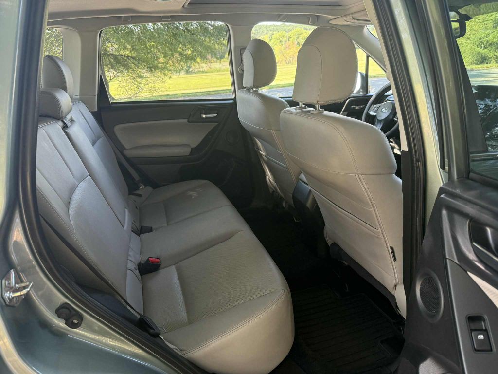 2016 Subaru Forester Image 18