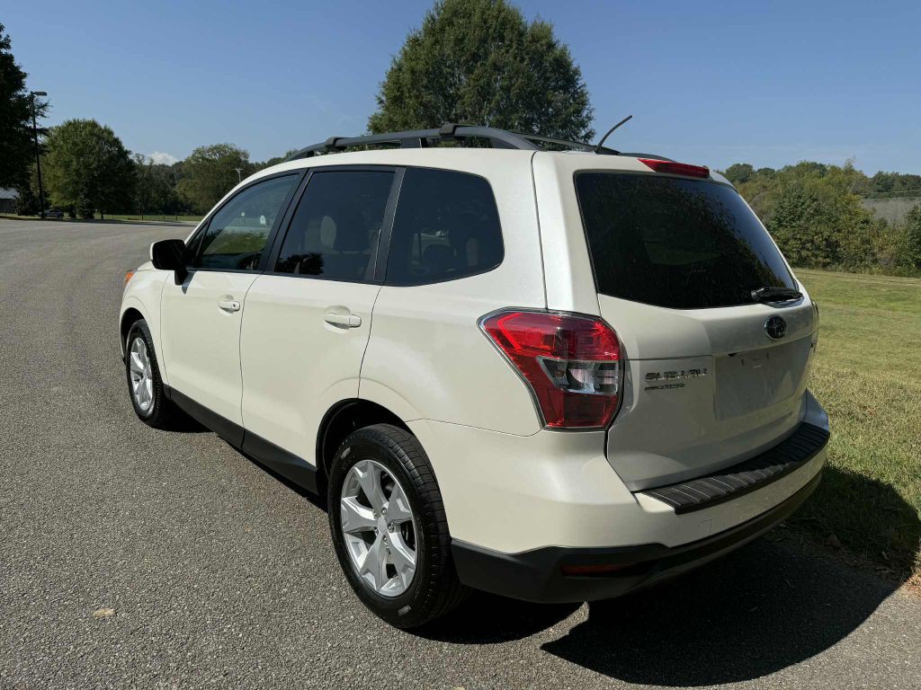 2015 Subaru Forester Image 8
