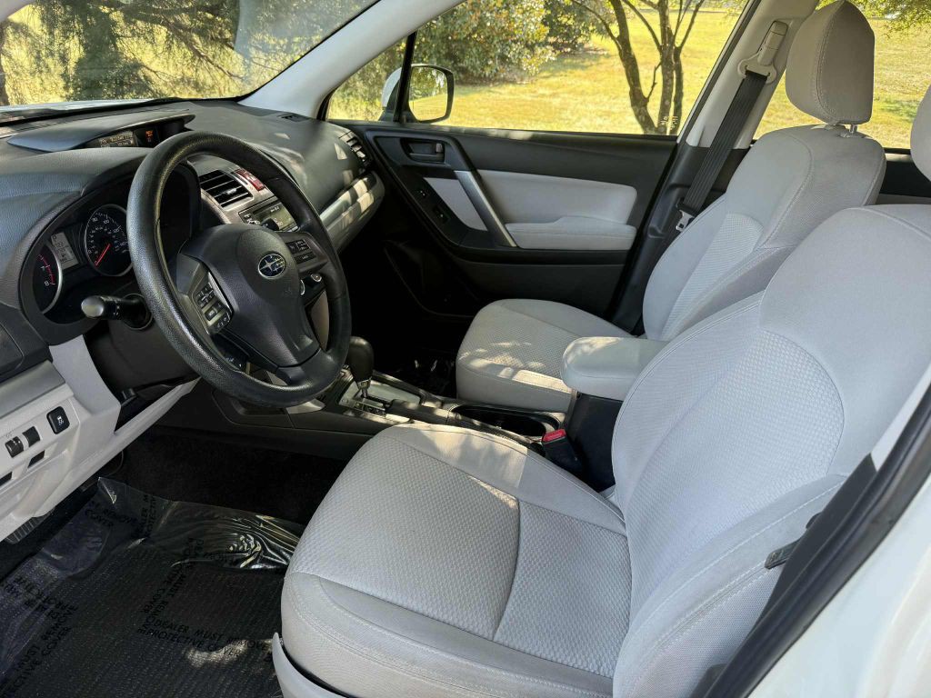 2015 Subaru Forester Image 9