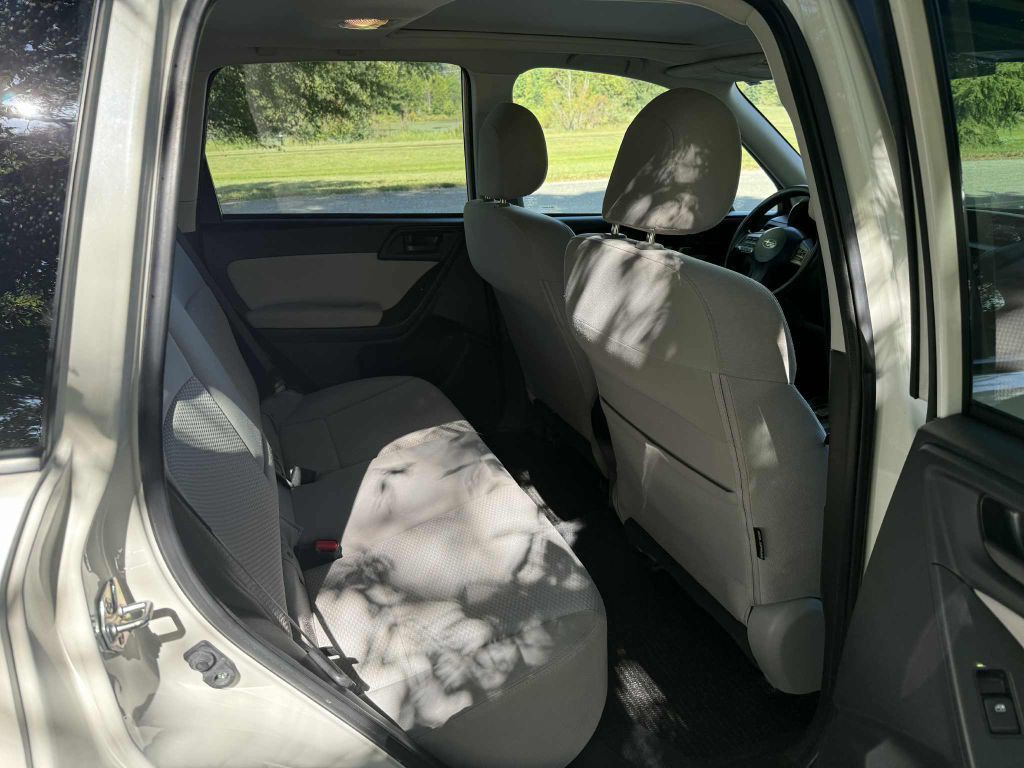 2015 Subaru Forester Image 18