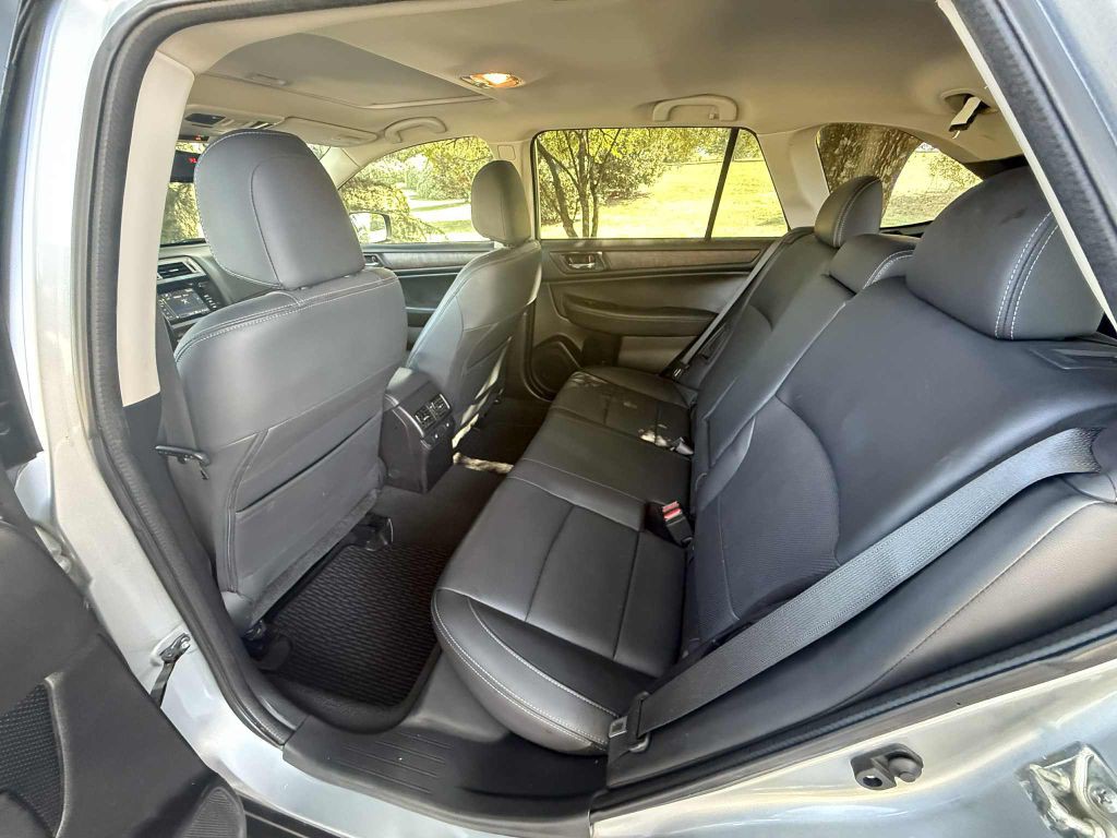 2016 Subaru Outback Image 17