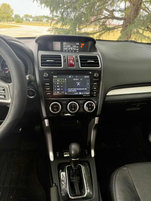 2016 Subaru Forester Image 12