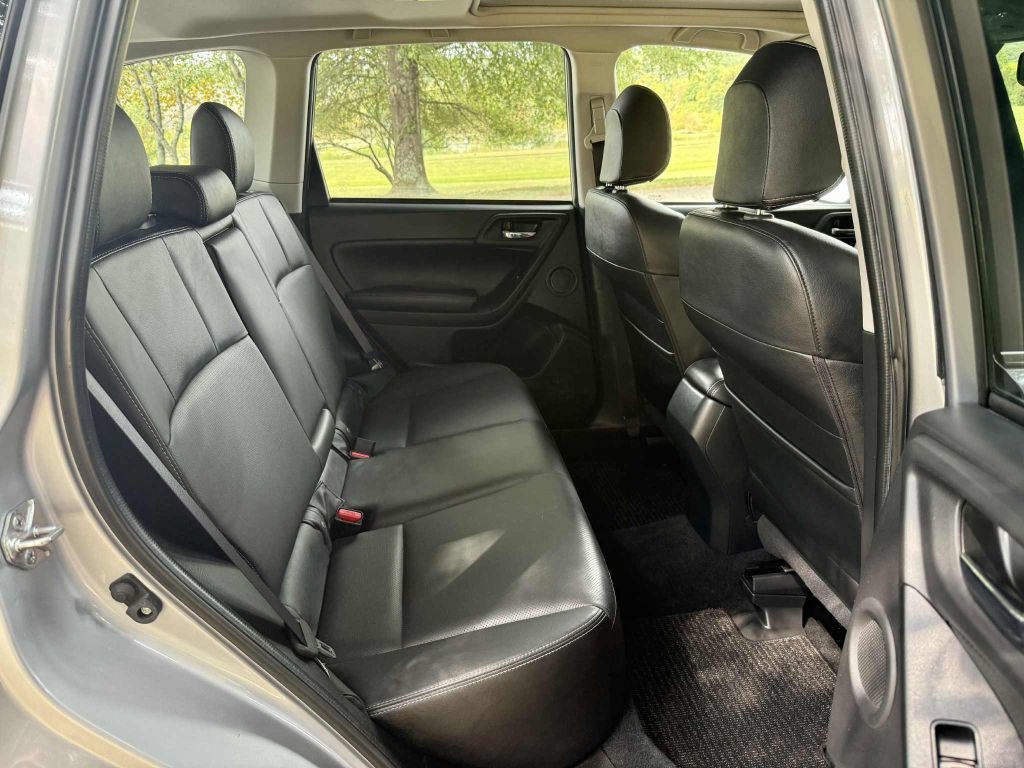 2016 Subaru Forester Image 16