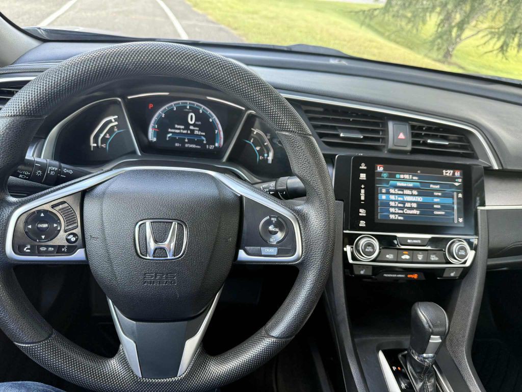 2017 Honda Civic Image 8