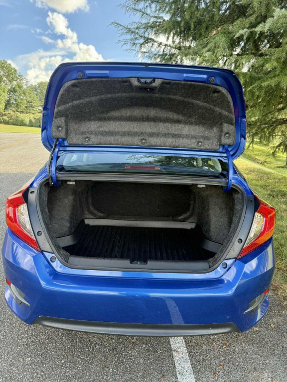 2017 Honda Civic Image 17