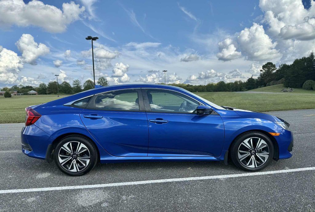 2017 Honda Civic Image 19