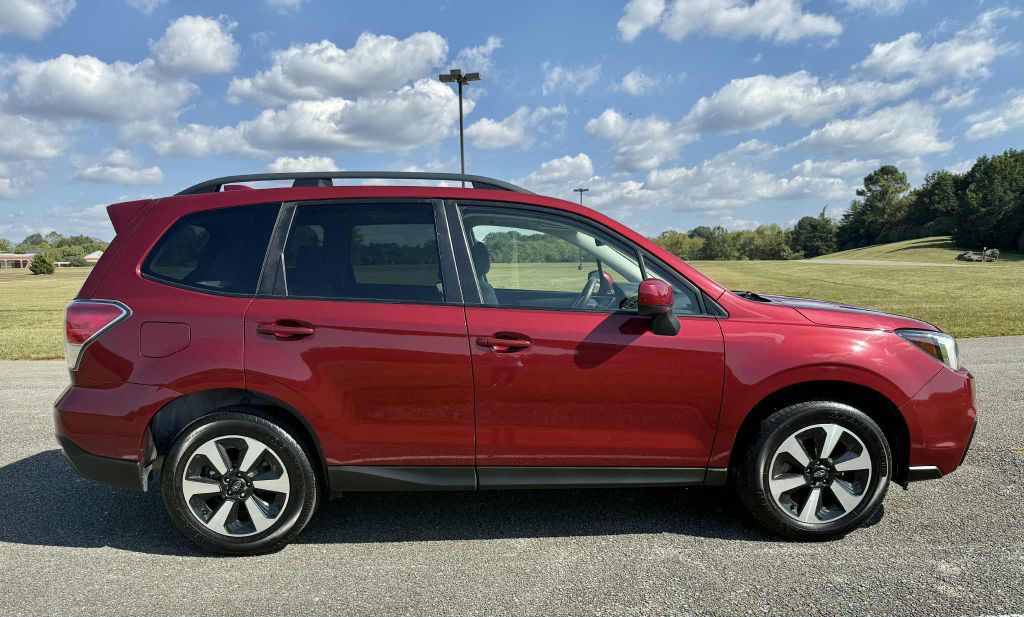 2018 Subaru Forester Image 2