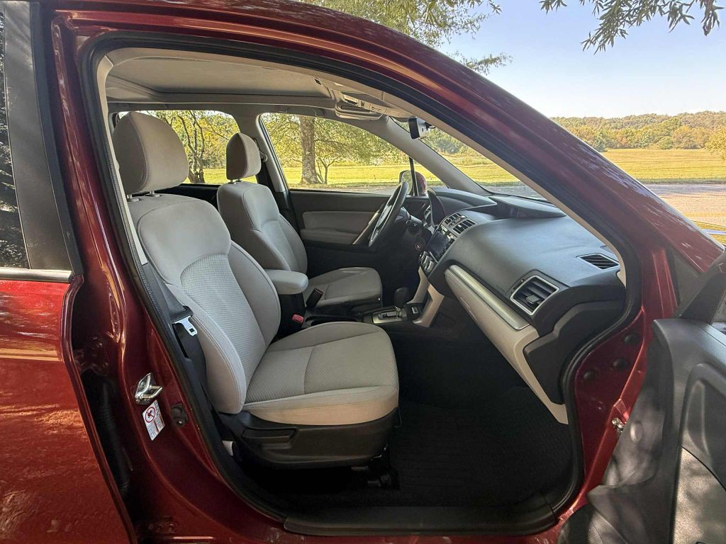 2018 Subaru Forester Image 10