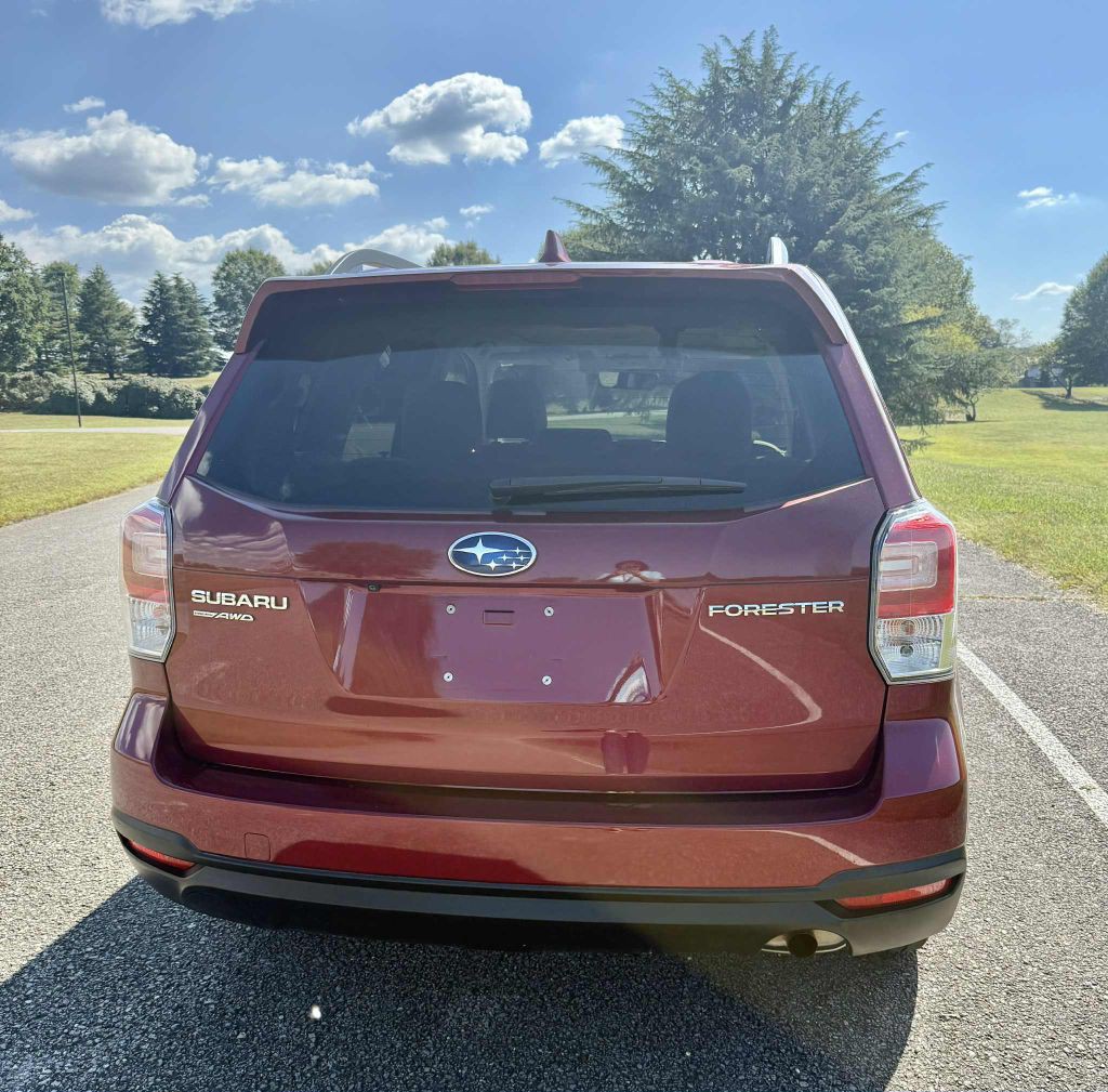 2018 Subaru Forester Image 17