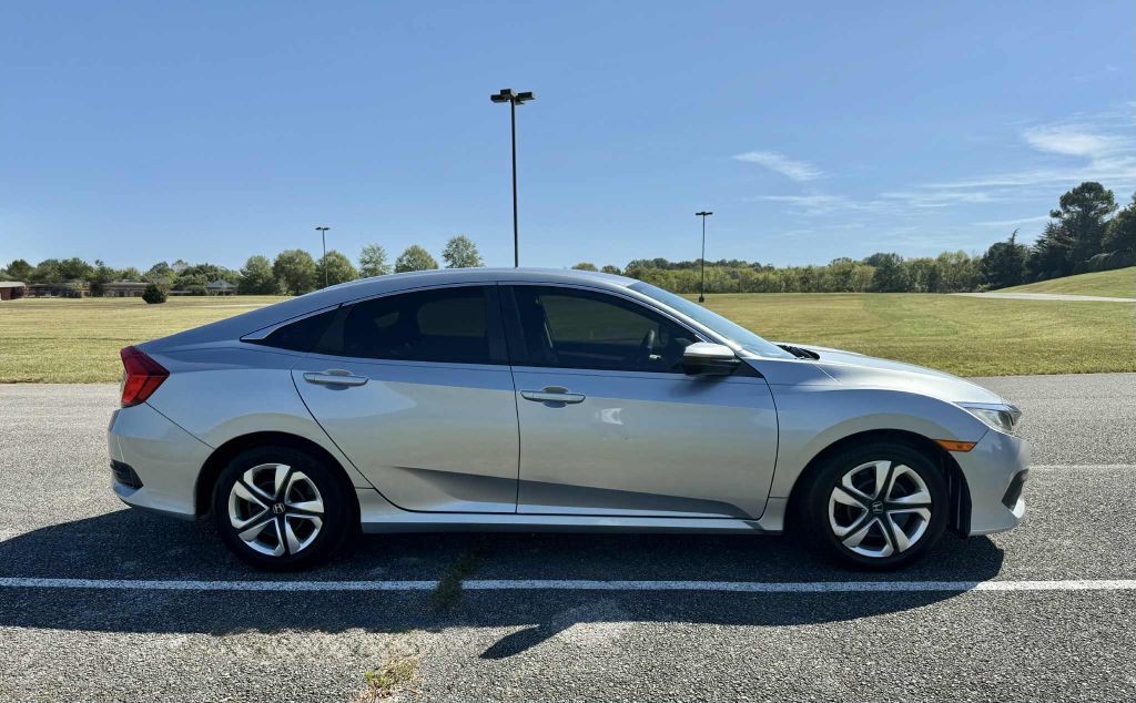 2016 Honda Civic Image 17