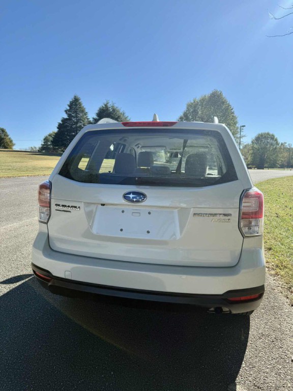 2017 Subaru Forester Image 6