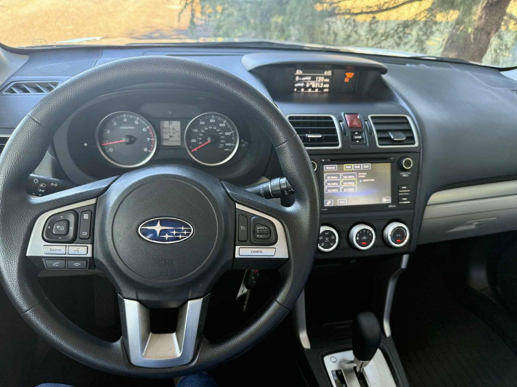 2017 Subaru Forester Image 8